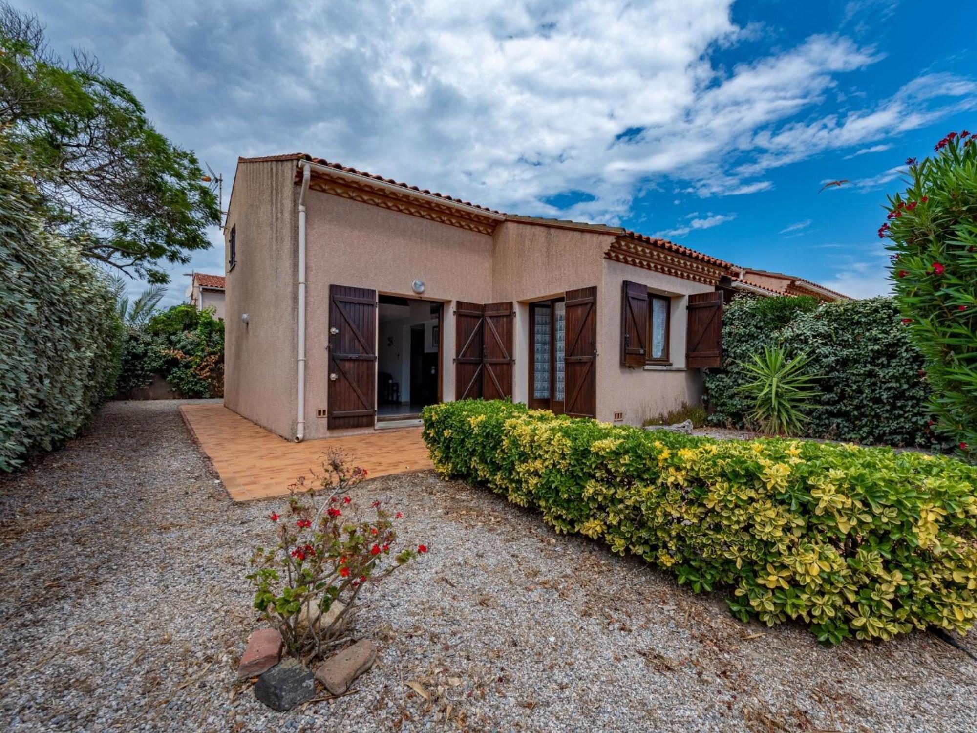 Holiday Home Hameau Des Tamarins-2 By Interhome Le Barcares Exterior photo